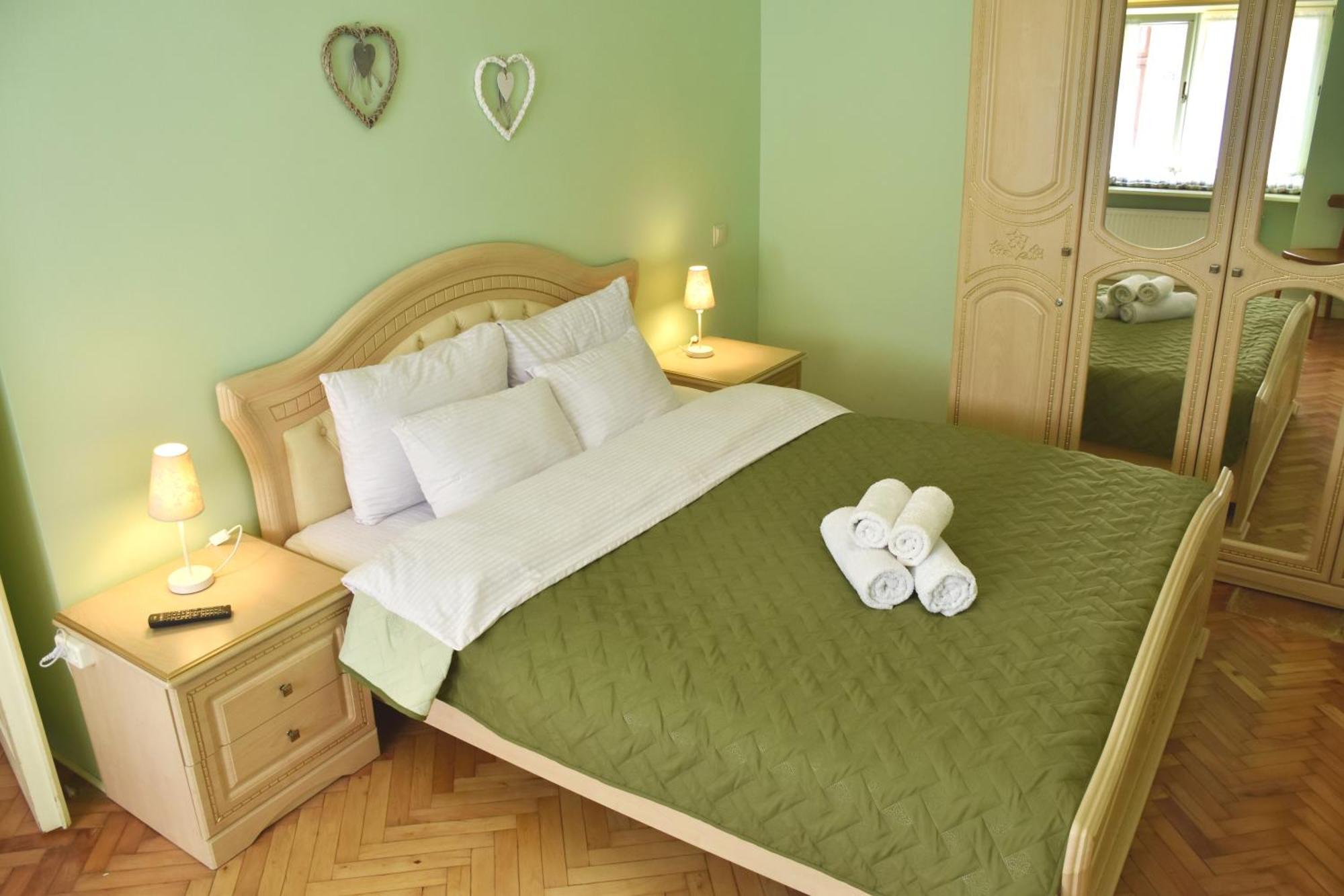 Renewed Central Apartment Lviv Extérieur photo